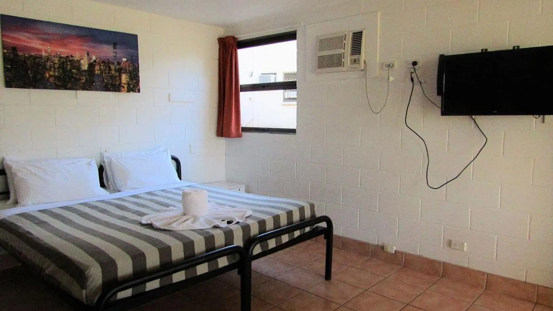 Nomads Airlie Beach (Adults Only) Hostel